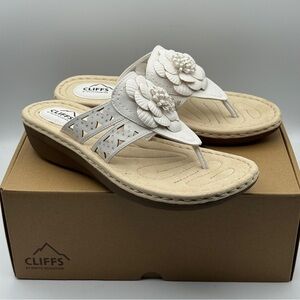 Cliffs by White Mountain Cynthia Floral Sandals | Size 9.5